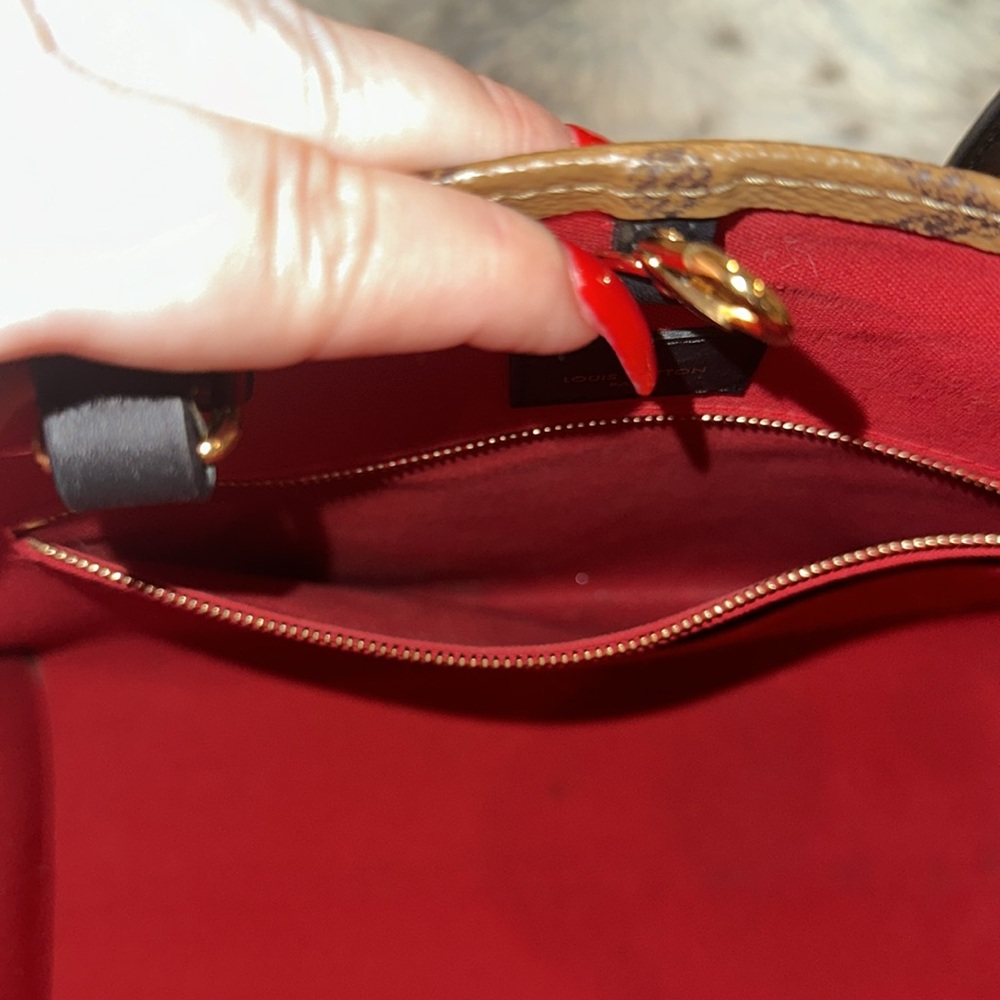 LV on the go MM mono smoke free environment comes with dusty box EUC Firm Price - Picture 10 of 16
